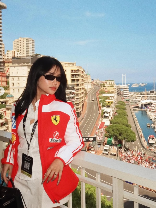 Fuji Full Senyum Liburan di Monaco, Spill Pacar Baru?