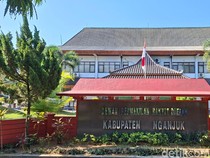 Memperjuangkan Nasib Siswa di Nganjuk yang Tak Terjangkau Domisili SMA Negeri