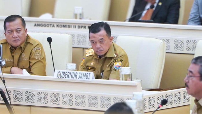 Gubernur Jambi AL Haris.