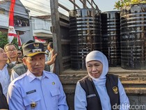 Ratusan Drum Aspal Bantuan Gubernur Jatim di Tulungagung Mangkrak