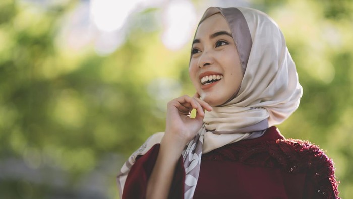 Ilustrasi perempuan hijab