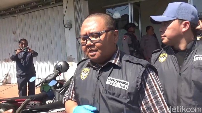 Kabag Ops Kortastipidkor Polri Kombes Ahmad Yusuf Afandi saat ditemui awak media di kawasan Klampis Surabaya