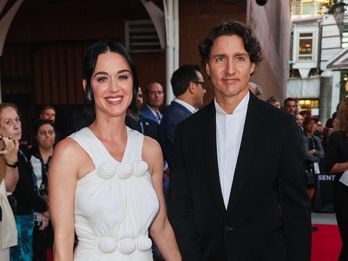 Justin Trudeau dan Katy Perry di pemutaran perdana dunia Katy Perry: The Lifetimes Tour - Live from Paris di Festival Tribeca yang diadakan di Teater OKX pada 8 Juni 2026 di New York, New York.