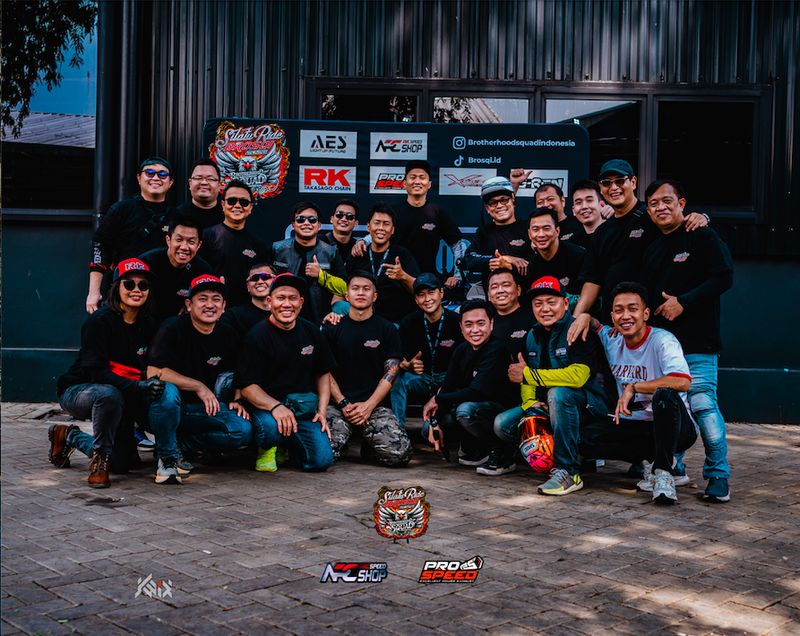 Komunitas motor besar yang tergabung dalam komunitas Brotherhood Squad Indonesia (Brosqi), bersama dengan ratusan pengendara lainnya, kembali menyemarakan budaya pentingnya keselamatan di jalan raya. Komunitas motor besar yang tergabung dalam komunitas Brotherhood Squad Indonesia (Brosqi), bersama dengan ratusan pengendara lainnya, kembali menyemarakan budaya pentingnya keselamatan di jalan raya.