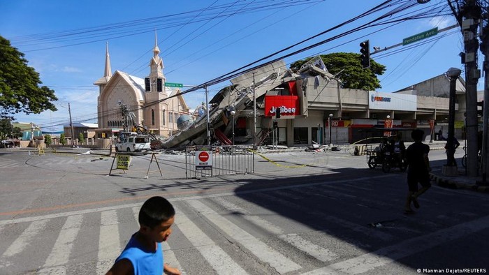 Lebih dari 20.000 Orang Mengugsi Akibat Gempa di Filipina