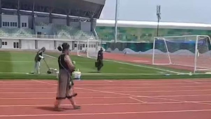 Tangkapan layar momen Mbak Rara di venui Piala AFF U-19