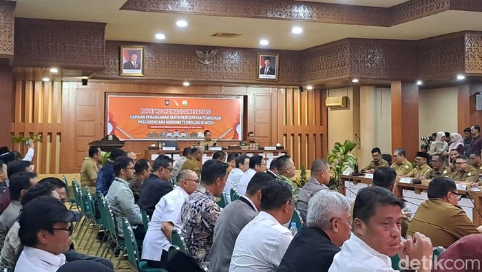 Rapat bersama Mendagri Tito Karnavian di Aceh