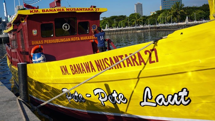Foto udata kapal Pete-Pete (transportasi umum) Laut bersandar di Dermaga Tugu MNEK, Makassar, Sulawesi Selatan, Senin (8/6/2026). Pemerintah Kota Makassar akan mengoperasikan moda transportasi umum Pete-Pete Laut berkapasitas puluhan penumpang untuk mendukung konektivitas dan memperlancar mobilitas masyarakat kepulauan melalui layanan rute ke sejumlah pulau di wilayah Kota Makassar seperti Barrang Lompo, Barrang Caddi, dan Lanjukang. ANTARA FOTO/Hasrul Said/wsj.