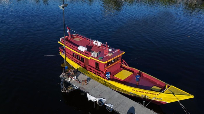 Foto udata kapal Pete-Pete (transportasi umum) Laut bersandar di Dermaga Tugu MNEK, Makassar, Sulawesi Selatan, Senin (8/6/2026). Pemerintah Kota Makassar akan mengoperasikan moda transportasi umum Pete-Pete Laut berkapasitas puluhan penumpang untuk mendukung konektivitas dan memperlancar mobilitas masyarakat kepulauan melalui layanan rute ke sejumlah pulau di wilayah Kota Makassar seperti Barrang Lompo, Barrang Caddi, dan Lanjukang. ANTARA FOTO/Hasrul Said/wsj.