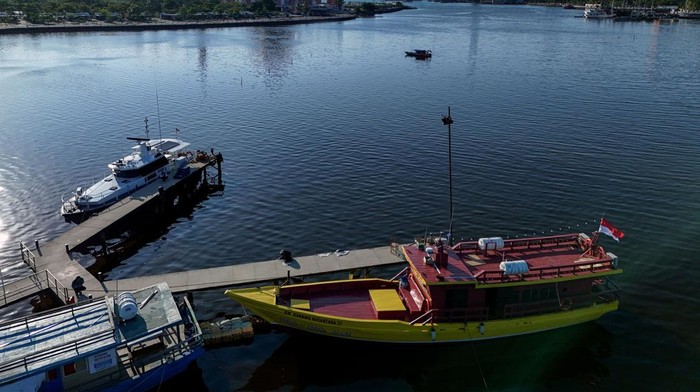 Foto udata kapal Pete-Pete (transportasi umum) Laut bersandar di Dermaga Tugu MNEK, Makassar, Sulawesi Selatan, Senin (8/6/2026). Pemerintah Kota Makassar akan mengoperasikan moda transportasi umum Pete-Pete Laut berkapasitas puluhan penumpang untuk mendukung konektivitas dan memperlancar mobilitas masyarakat kepulauan melalui layanan rute ke sejumlah pulau di wilayah Kota Makassar seperti Barrang Lompo, Barrang Caddi, dan Lanjukang. ANTARA FOTO/Hasrul Said/wsj.