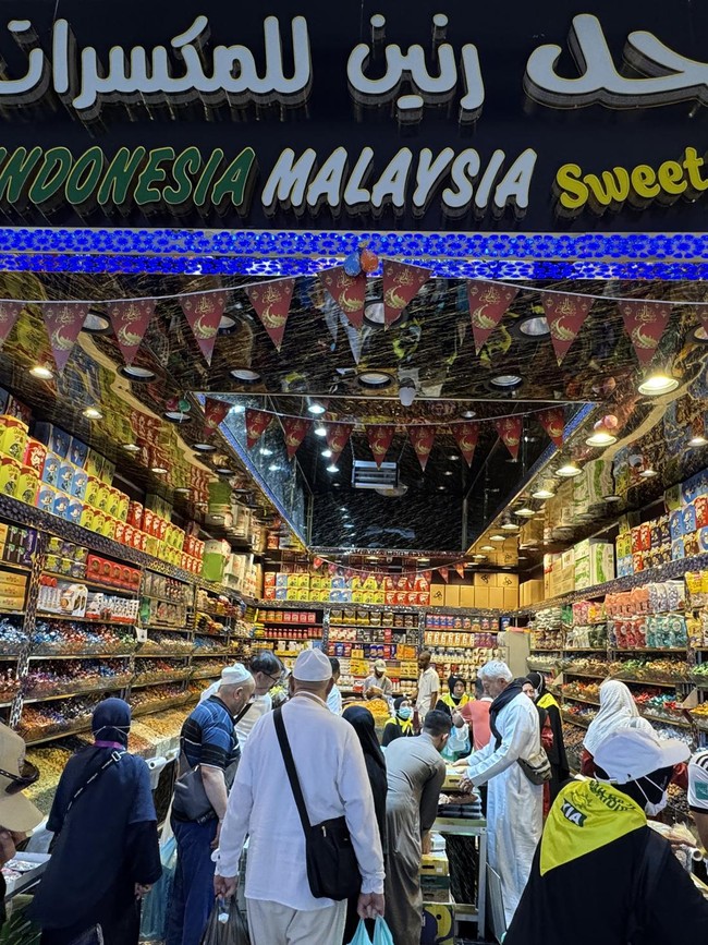 Pasar Al Waha Jadi Magnet Belanja Jemaah Haji di Makkah