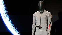 Prada Rambah Industri Antariksa, Rancang Underwear untuk Astronaut NASA