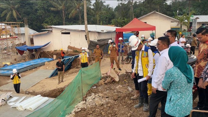 Pemerintah sedang mengerjakan pembangunan Sekolah Rakyat di Kabupaten Pandeglang. Progres pembangunan sudah sekitar 67,71 persen. (Dok istimewa).