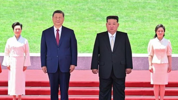 Xi Jinping terbang ke Pyongyang pada Senin, dalam kunjungan pertamanya ke Korea Utara sejak 2019. (Xinhua)