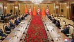 Pertemuan Xi Jinping dan Kim Jong Un Jadi Sorotan Dunia