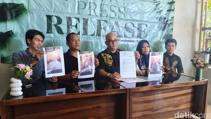 Jumpa pers kasus dugaan pencabulan anak yang dilakukan pimpinan padepokan di Sidoarjo