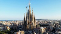 Dipasangnya salid di Menara Yesus Kristus pada Februari 2026 menjadi bagian akhir yang dipasang di bagian eksteriornya. Walau demikian, pengerjaan interior akan terus dilakukan hingga 2027-2028. Foto: REUTERS/Nacho Doce