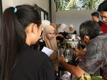 PT Bumi Suksesindo Latih Pelaku UMKM Pesanggaran Naik Kelas