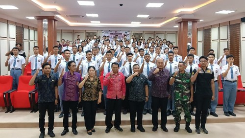Puluhan siswa SMA dan SMK se-Gianyar mengikuti bimtek wawasan kebangsaan di Mal Pelayanan Publik (MPP) Gianyar, Selasa (9/6/2026). (Dok Pemkab Gianyar).