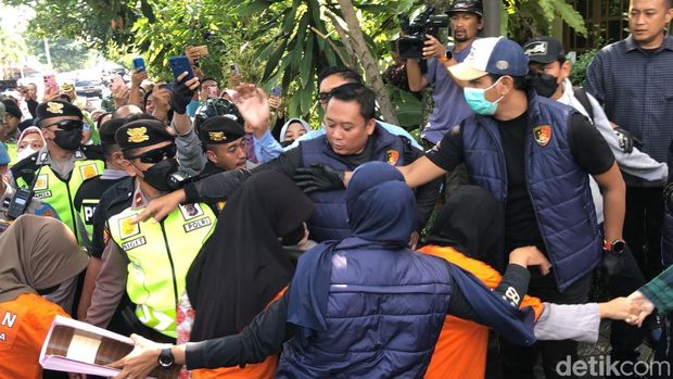 Suasana rekonstruksi kasus kekerasan anak Daycare Little Aresha Jogja, Selasa (9/6/2026)