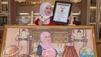 Lukisan Cokelat Buatan Tasyi Athasyia Diganjar Piagam MURI