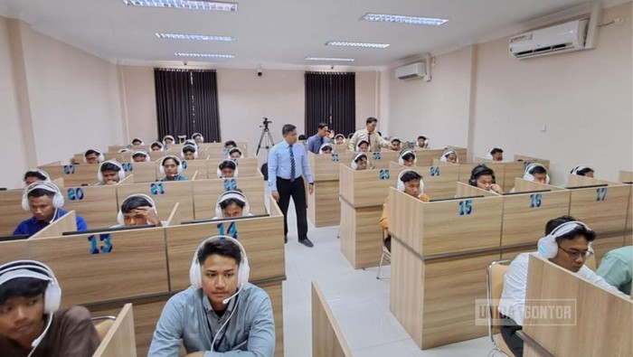 Tes calon mahasiswa Al-Azhar di UNIDA Gontor Ponorogo