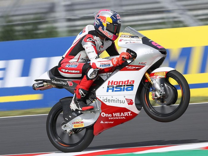 BALATONBOGLAR, HUNGARY - JUNE 05: Veda Pratama of Indonesia riding the Honda Team Asia Moto3 bike (09) during Moto3 free practice ahead of the MotoGP of Hungary at Balaton Park Circuit on June 05, 2026 in Balatonboglar, Hungary. (Photo by Gold & Goos