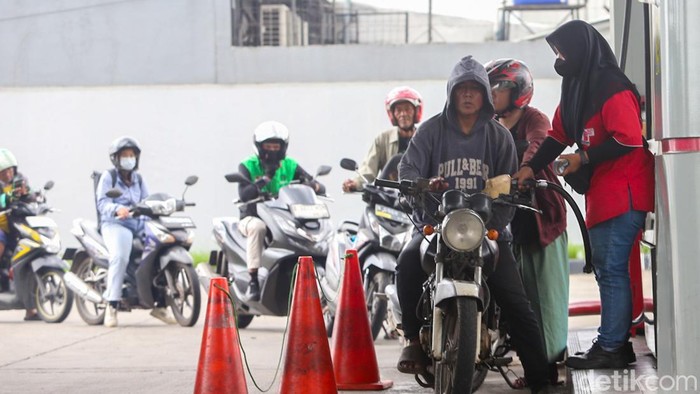 Pertamina Patra Niaga melakukan penyesuaian harga jual BBM nonsubsidi. Harga Pertamax (RON 92) dan Pertamax Green 95 (RON 95) naik mulai hari ini, Rabu (10/6/2026).