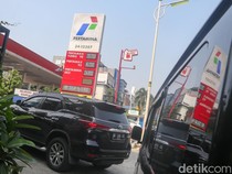 Komut Pertamina Minta Direksi Turunkan Harga BBM Nonsubsidi
