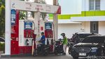 Aktivitas SPBU Saat Harga Pertamax Tembus Rp16.250 per Liter