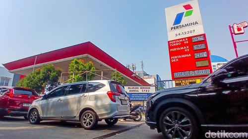 Pertamina Patra Niaga melakukan penyesuaian harga jual BBM nonsubsidi. Harga Pertamax (RON 92) dan Pertamax Green 95 (RON 95) naik mulai hari ini, Rabu (10/6/2026).