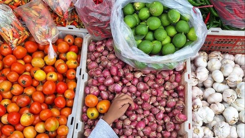 Beberapa harga bapok di Pasar Pagesangan, Kota Mataram, alami kenaikan, Rabu (10/6/2026).