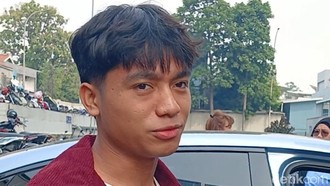 Betrand Peto Fokus Selesaikan S1 dan Peluang Lanjut S2 Hukum