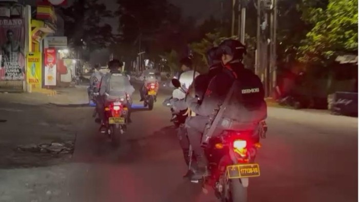 Patroli di Cilincing Jakut, Polisi Amankan 2 Pemuda Bawa Motor Bodong