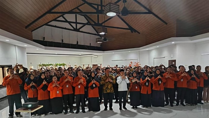 Bupati Mojokerto melepas petugas sensus ekonomi