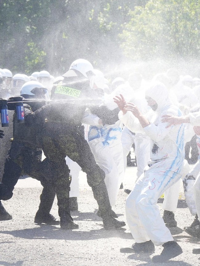 Chaos di Estonia, Polisi Bentrok Sengit dengan Massa dalam Simulasi Krisis Nasional Lynx 2026