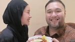 Potret Cita Citata dan Didi Mahardika Kompak Hangout Bareng Teman di Kafe