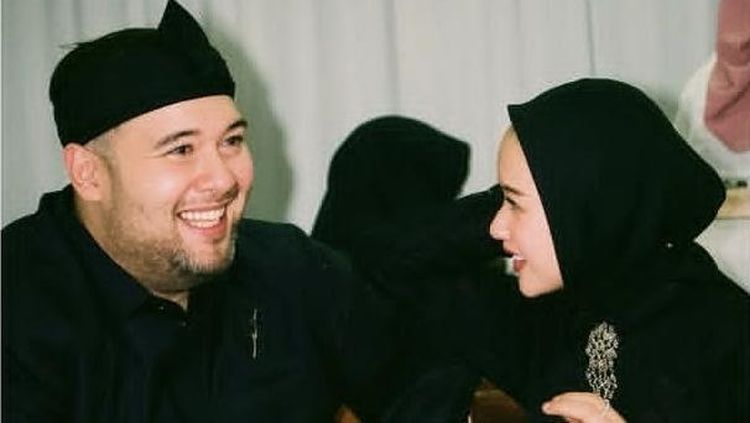 Potret Cita Citata dan Didi Mahardika Kompak Hangout Bareng Teman di Kafe