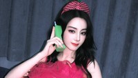 9 Potret Menggemaskan Dilraba Dilmurat Pakai Kostum Cupcake