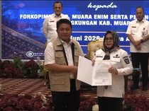 Wabup Muara Enim Ditunjuk Jadi Plt Bupati, SK Diserahkan Gubernur Sumsel