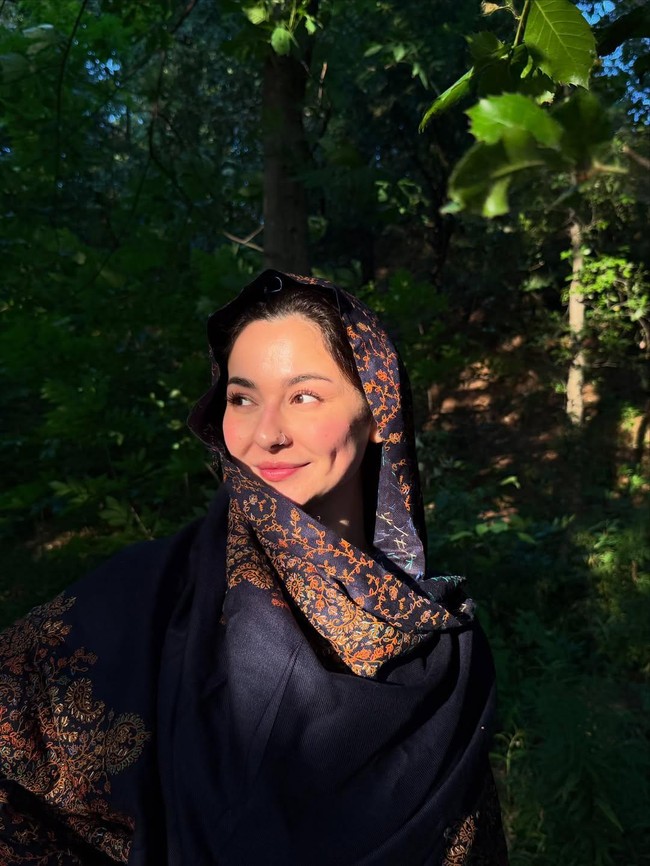 4. Mewakili perfilman Pakistan, Hania Aamir memikat penonton dengan kecantikan yang mempesona dan penampilan fleksibel dalam film-film seperti Janaan dan Na Maloom Afraad 2, serta drama TV populer lain. Foto: Instagram
