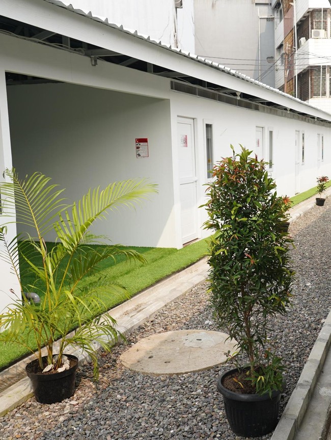 Foto: Rumah buat Warga Bantaran Rel di Senen, Isinya Ruangan Blong