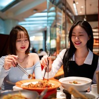 Rekomendasi 7 Lipstik yang Foodproof Sekaligus Menutupi Tampilan Bibir Gelap