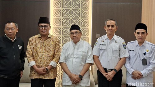 Kakanwil Kemenag NTB Zamroni Aziz bersama Ketua FKSPP NTB TGH Mahally Fikri, Kepala Dinas Sosial NTB Ahmad Masyhuri, dan Ketua LPA Mataram Joko Jumadi, saat ditemui di Mataram, Rabu (10/6/2026).