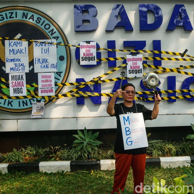 Massa Demo Segel Kantor BGN