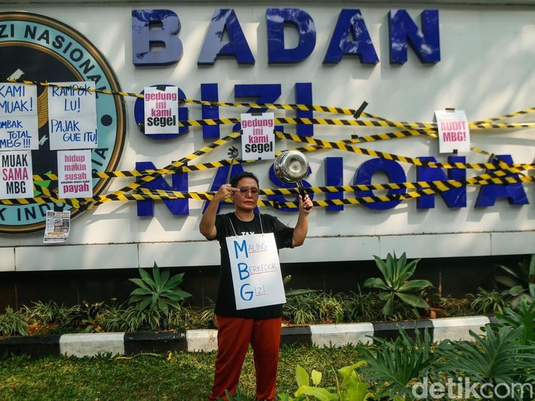 Massa Demo Segel Kantor BGN