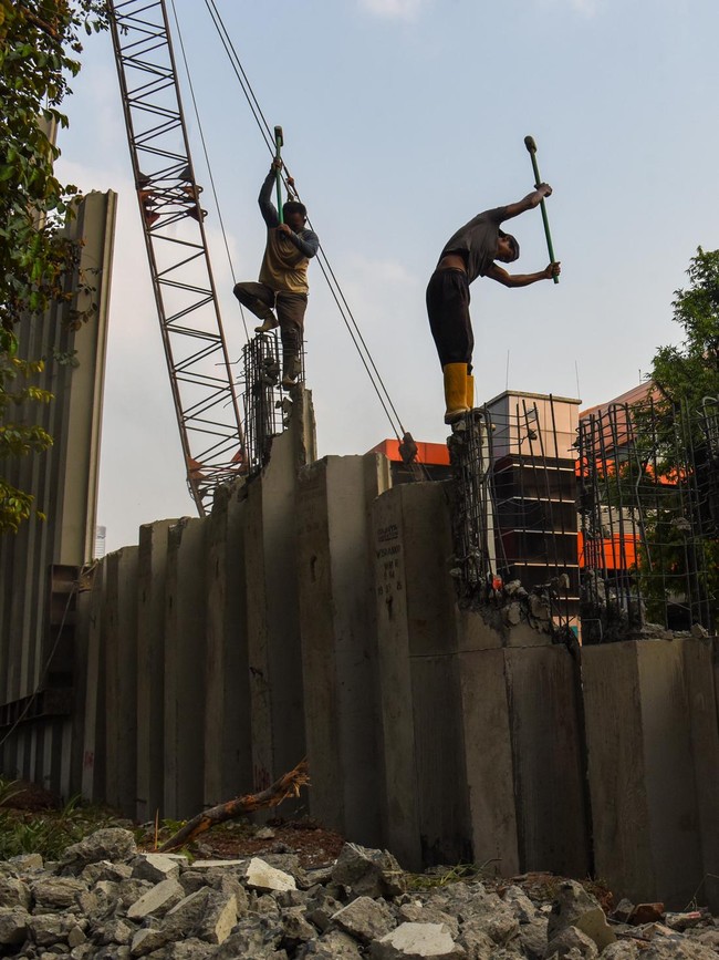 Kejar HUT Jakarta ke-499, Pembangunan Turap Kali Cideng Atas Dikebut
