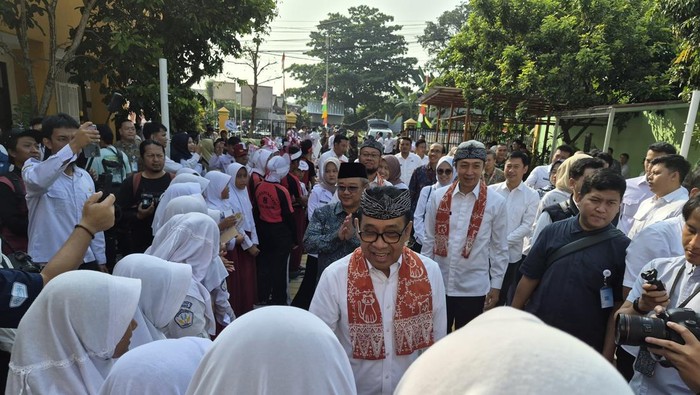 Kemendikdasmen-Kemenko PMK Resmikan Revitalisasi Sekolah di 2 SD Bogor pada Rabu (10/6/2026).