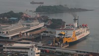 Program diskon ini merupakan bagian dari dukungan terhadap stimulus pemerintah yang bertujuan menjaga daya beli masyarakat sekaligus mendorong aktivitas ekonomi di sektor transportasi dan pariwisata. Dengan biaya perjalanan yang lebih murah, masyarakat diharapkan semakin terdorong untuk melakukan perjalanan wisata maupun kunjungan keluarga selama masa liburan. ANTARA FOTO/Angga Budhiyanto