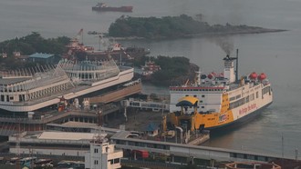 Penyeberangan Merak-Bakauheni Tak Terdampak Erupsi Anak Krakatau